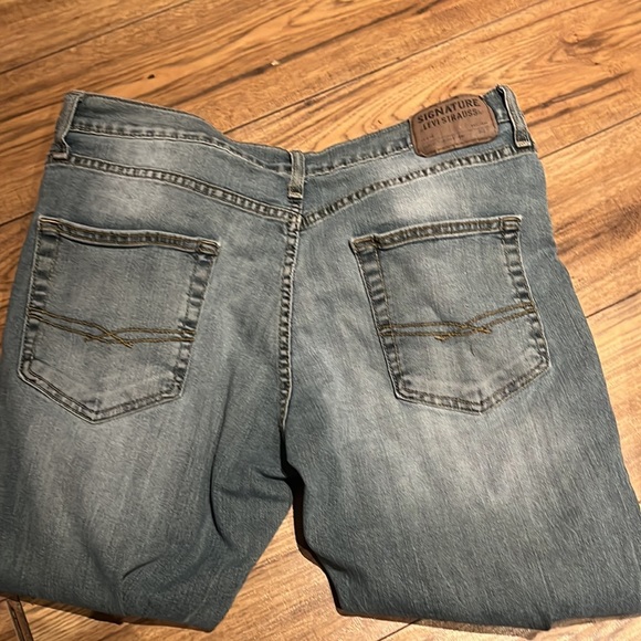 Levi Jeans - Picture 3 of 5